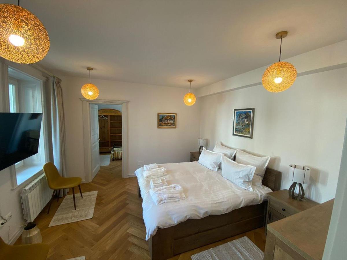 Augsburg Apart Piatra Neamţ Exterior foto