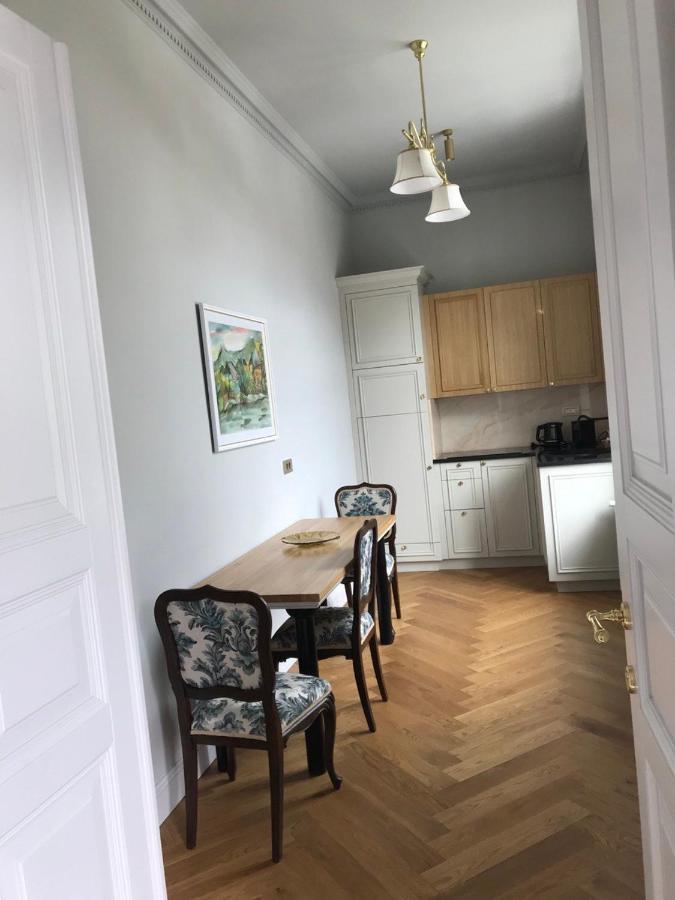 Augsburg Apart Piatra Neamţ Exterior foto