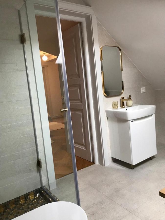 Augsburg Apart Piatra Neamţ Exterior foto
