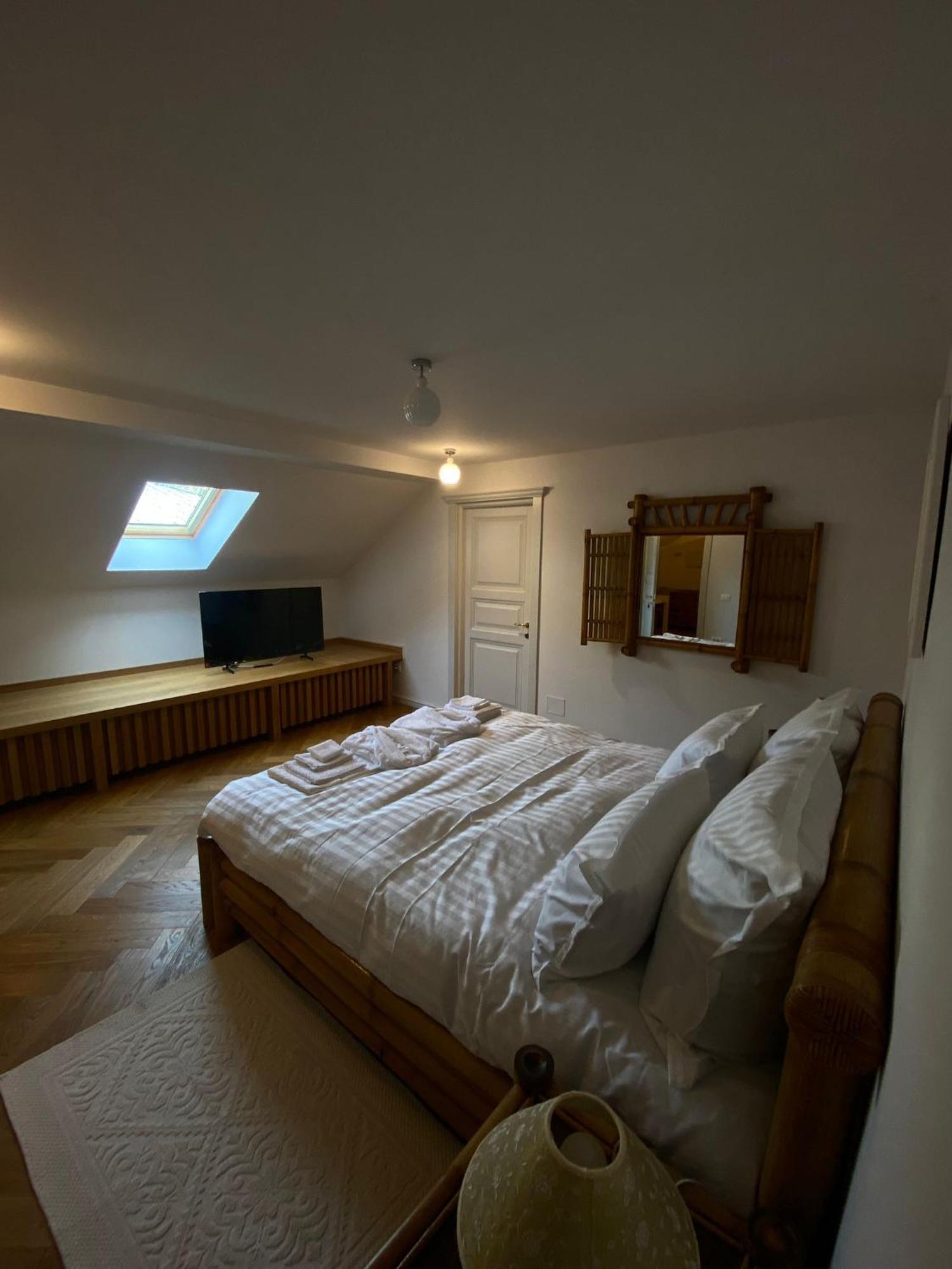 Augsburg Apart Piatra Neamţ Exterior foto