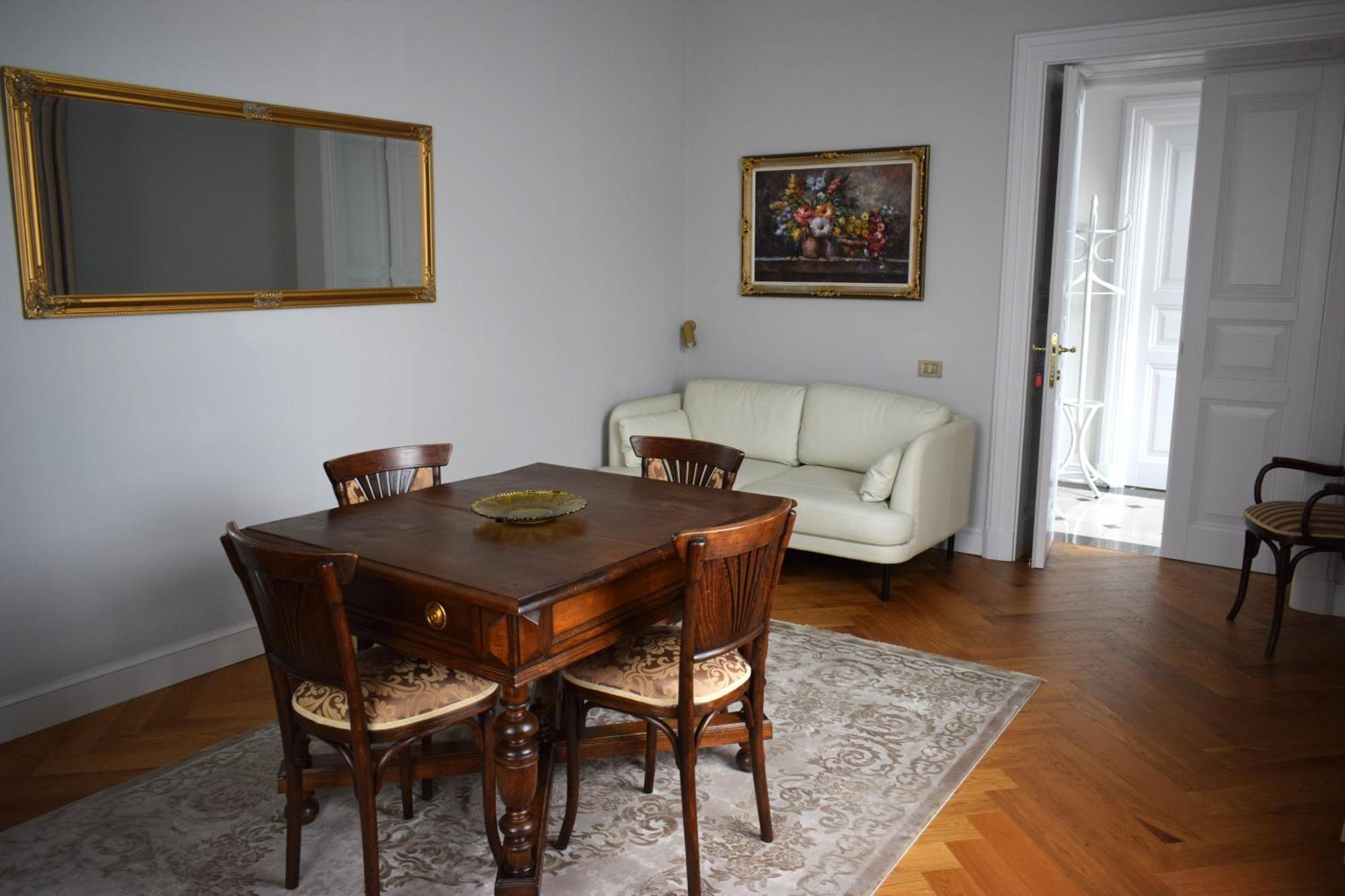 Augsburg Apart Piatra Neamţ Exterior foto